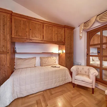 Rosa By Aloumon Turizam Bed & Breakfast